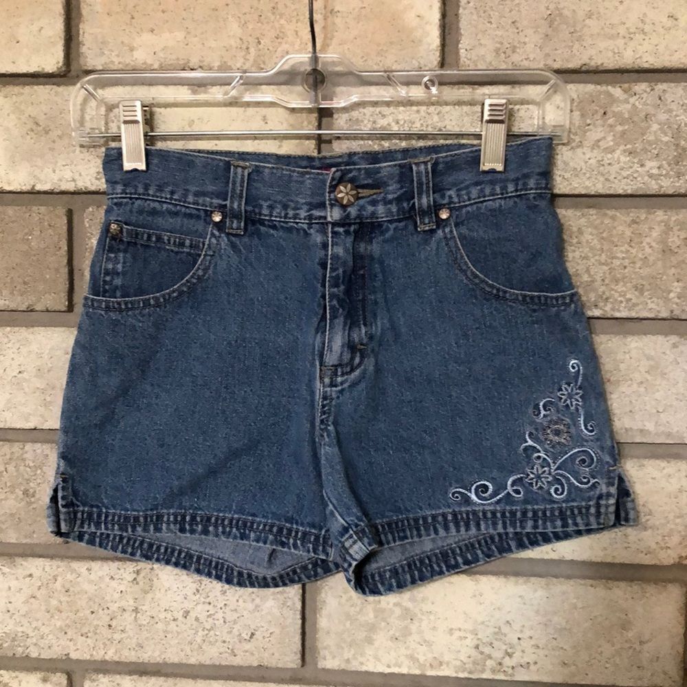 3for$20โjeans shorts girl sizeโ10